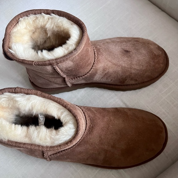 UGG Classic mini boot II chestnut size 8 - Picture 2 of 8
